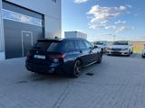 BMW 330e Touring M Sport Automatic  - mit Hybrid-Antrieb: Blau, Alcantara, Kombi