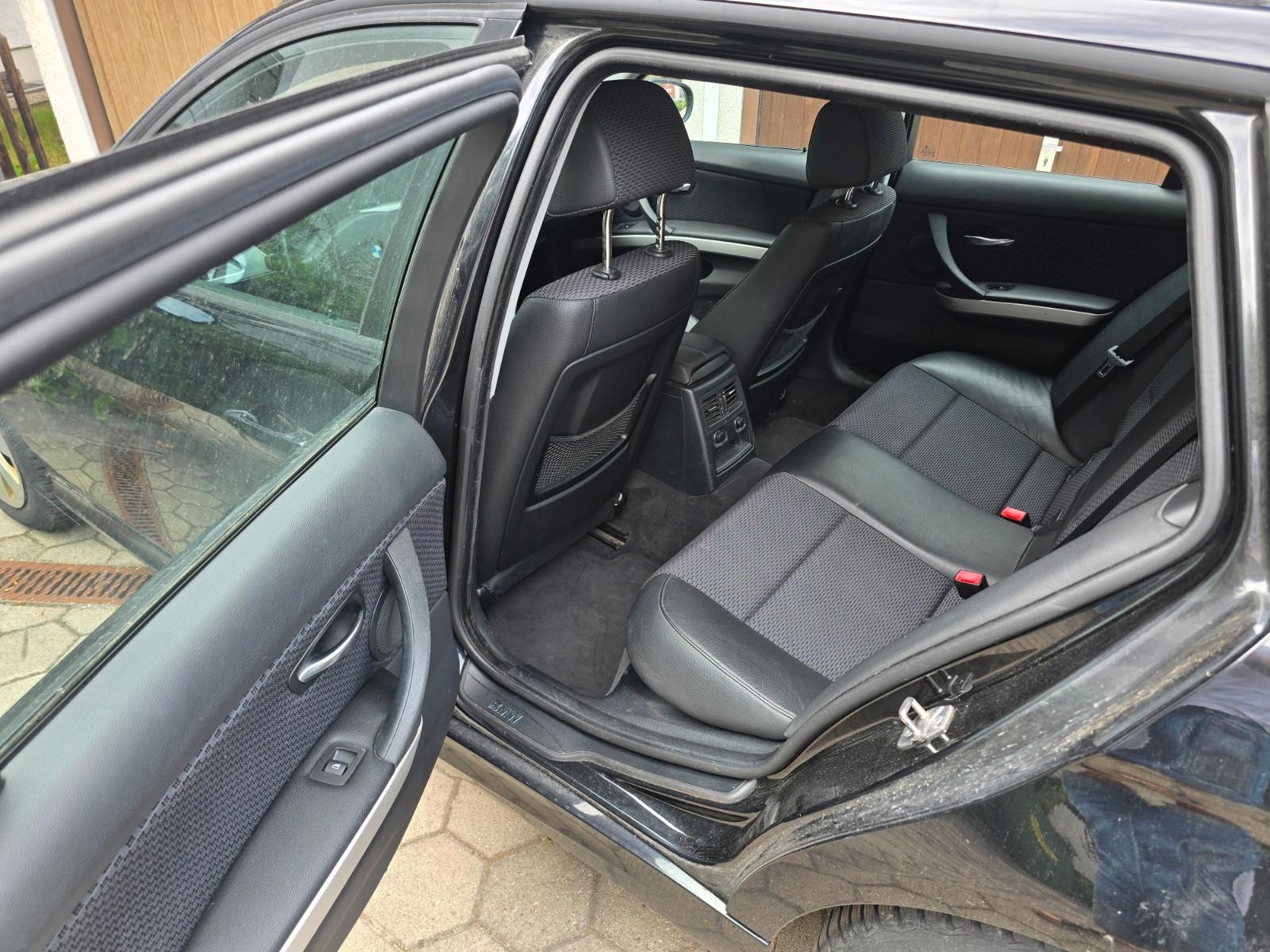 BMW 320 2009 — photo 12