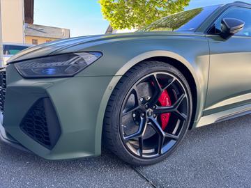 2025 AUDI RS6 photo 4