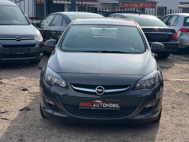 Opel Astra J Lim. 5-trg. Selection (2) Hand