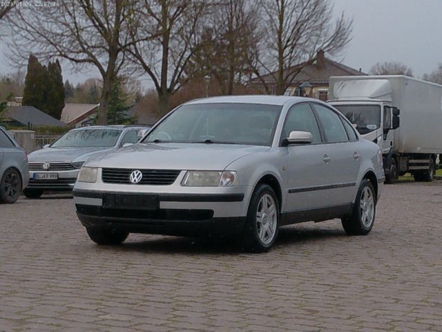 Volkswagen Passat 1.6 Auto  TÜV NEU  AUTOMATIK GETRIEBE