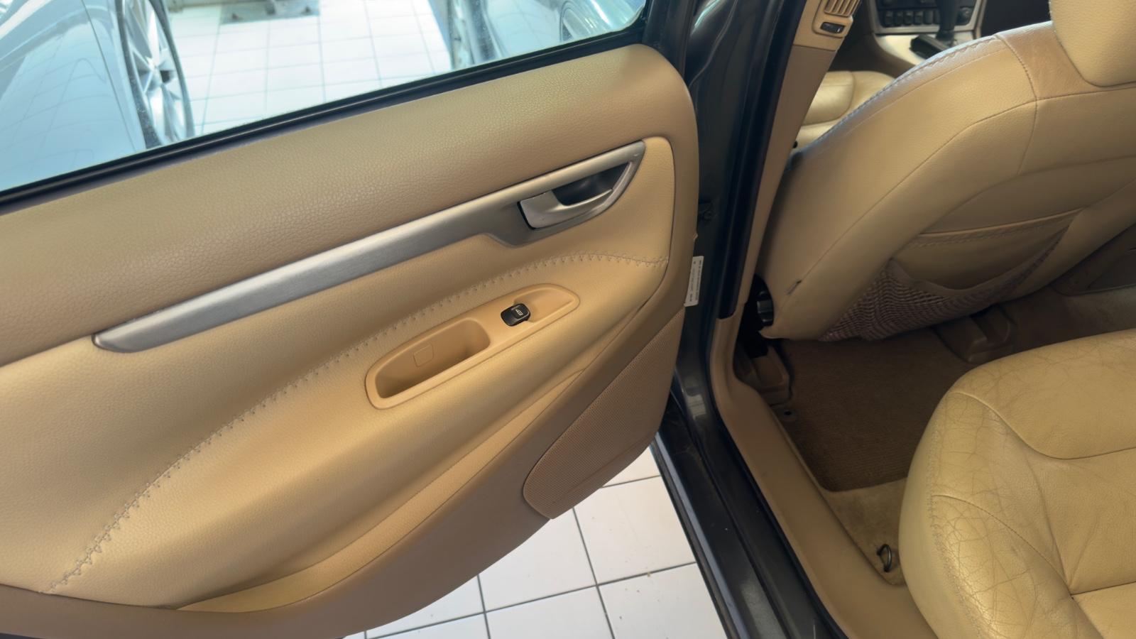 Volvo XC70 2006 — photo 20