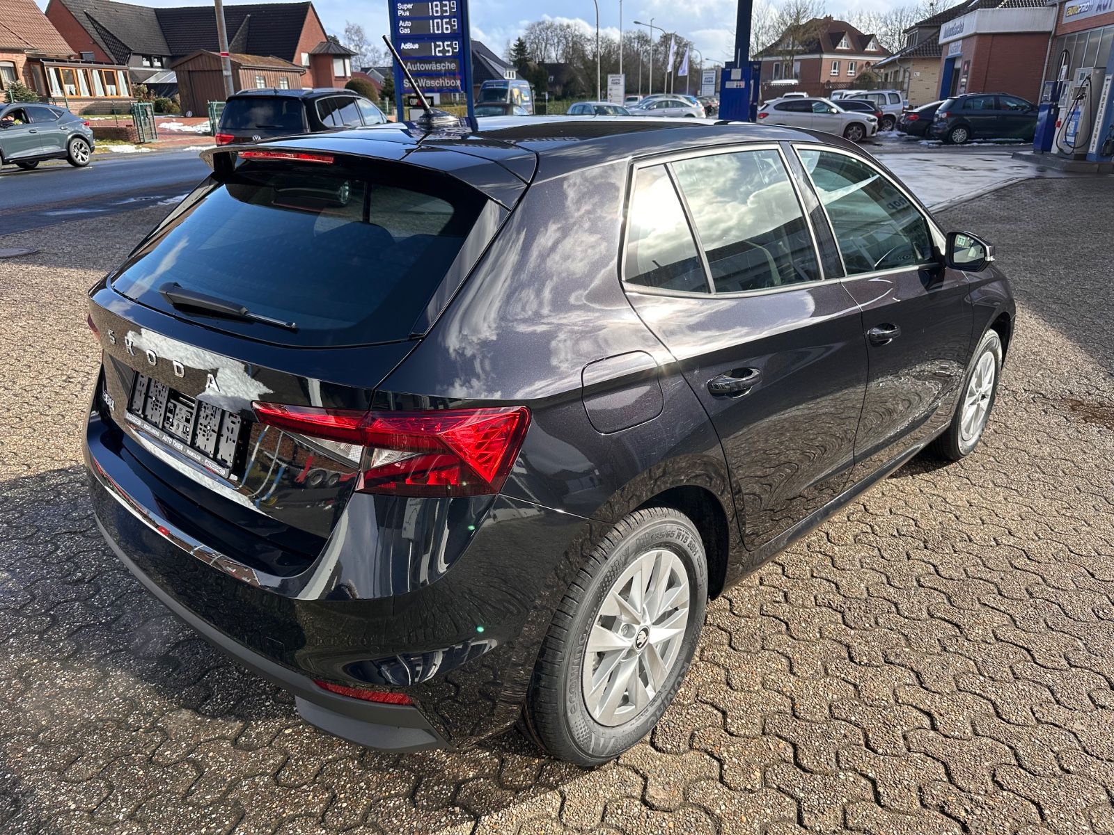 Fahrzeugabbildung SKODA Fabia Selection 1.0 TSI DSG LED/GRA/SHZG/APP