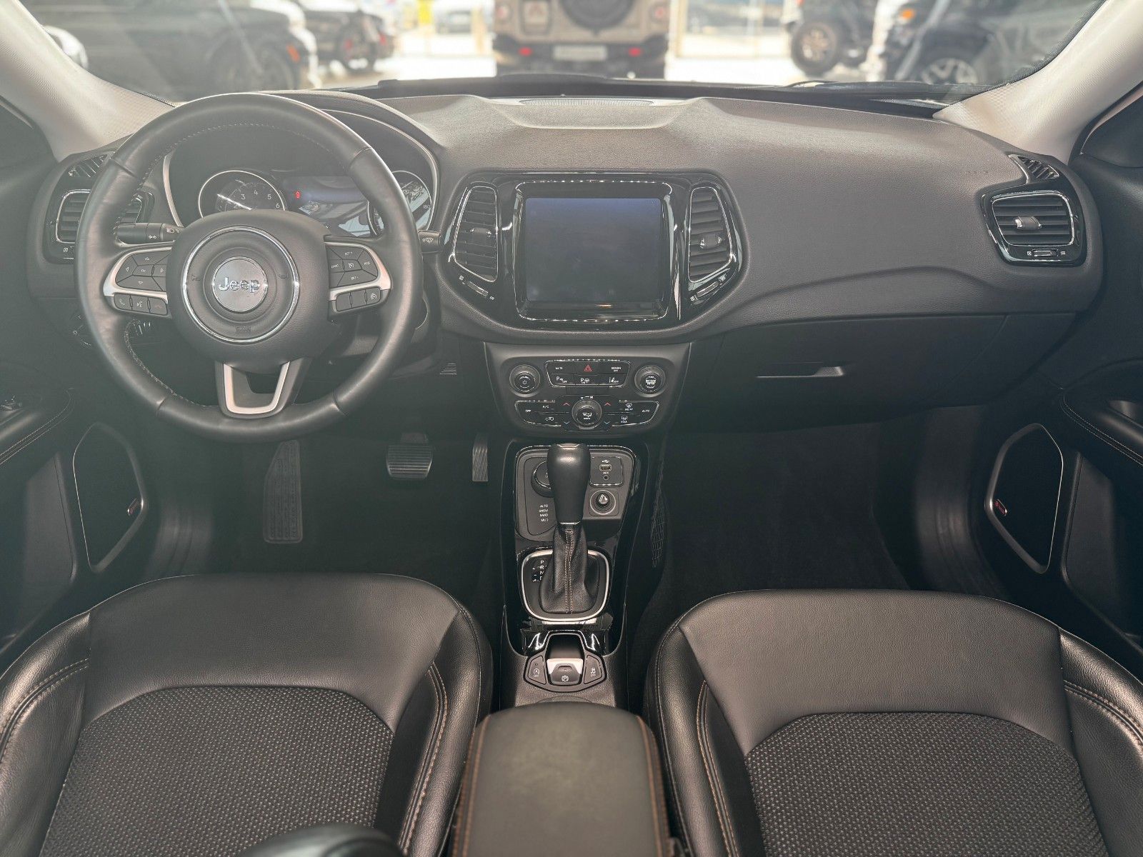 Fahrzeugabbildung Jeep Compass Limited 4WD DAB+ Xenon Beats Navi