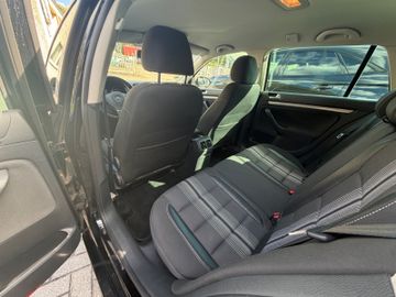 Volkswagen Golf - 11