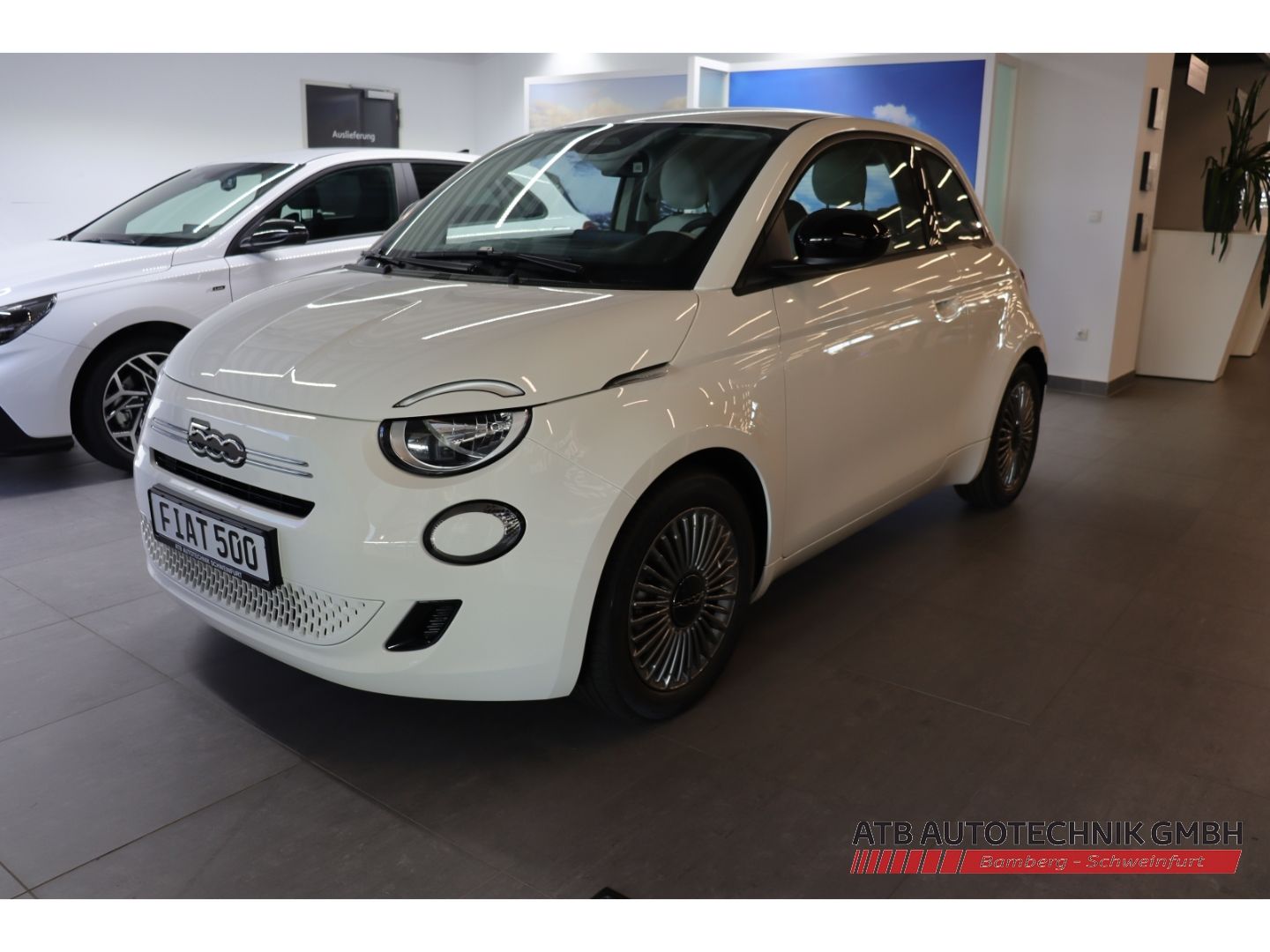 Fahrzeugabbildung Fiat 500 ICON + Komfortpaket Hybrid 1.0l PDC Rückfahr