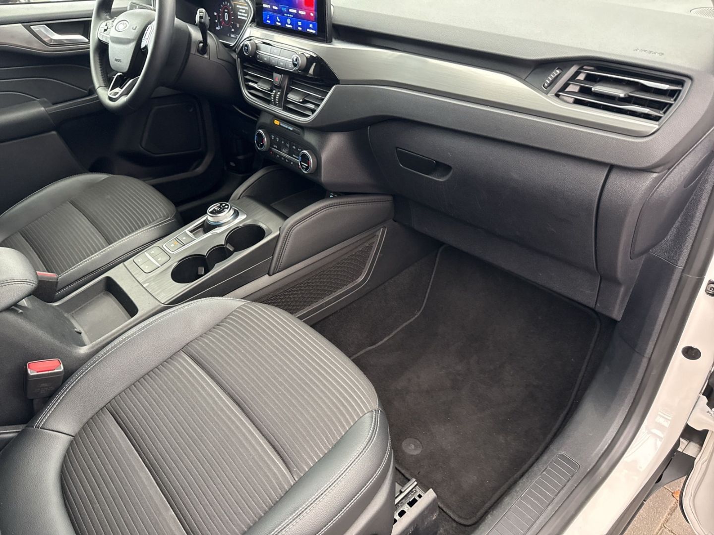 Fahrzeugabbildung Ford Kuga Hybrid Titanium X AWD/AHK/LED/HUD/TWA/Bang