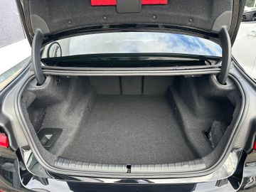 Fahrzeugabbildung BMW 520 i Limousine M Lenkrad Leder LED GSD 18"