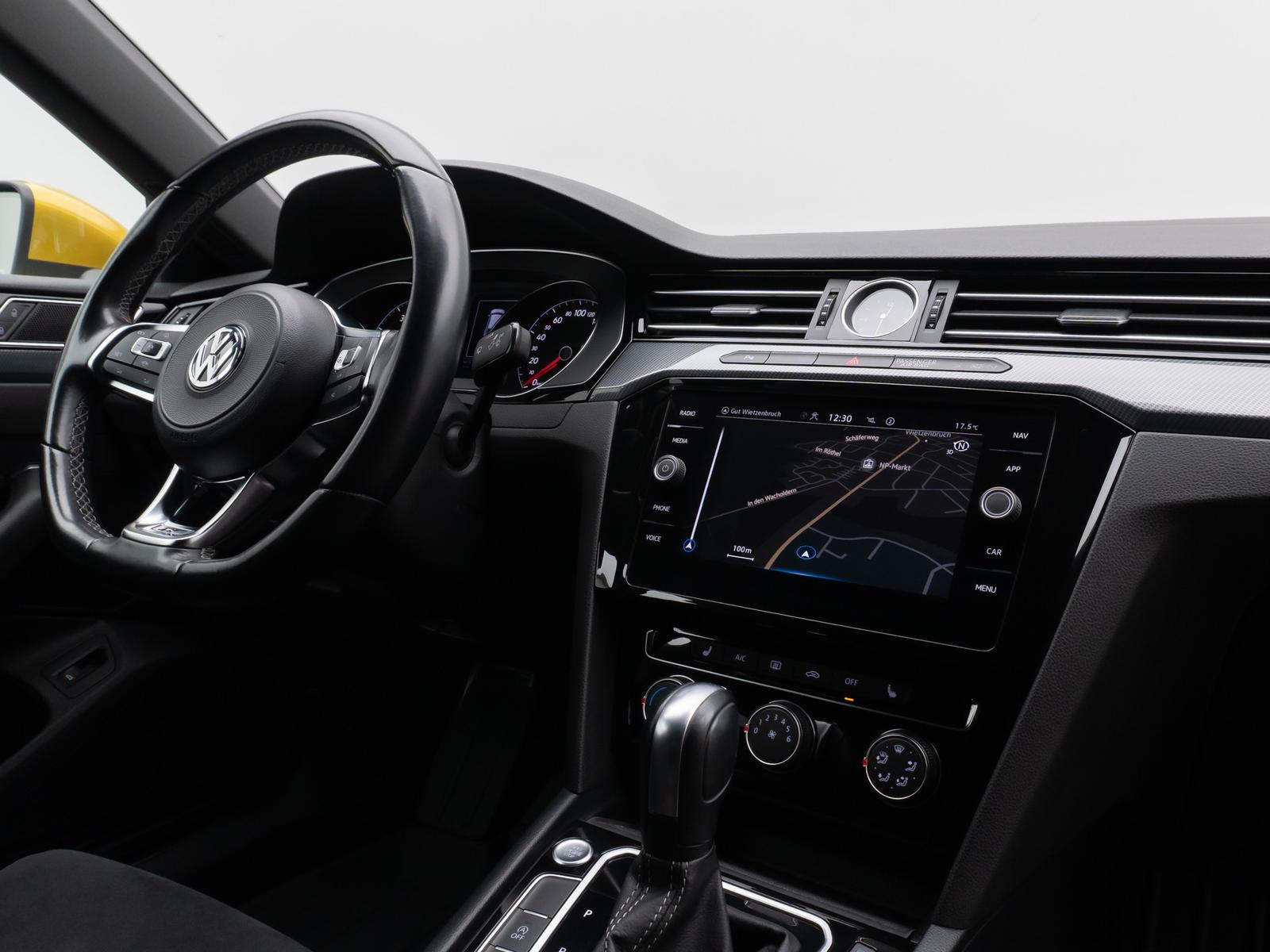 Volkswagen Arteon R-Line Kamera Fernlichtassist ACC 8Fach