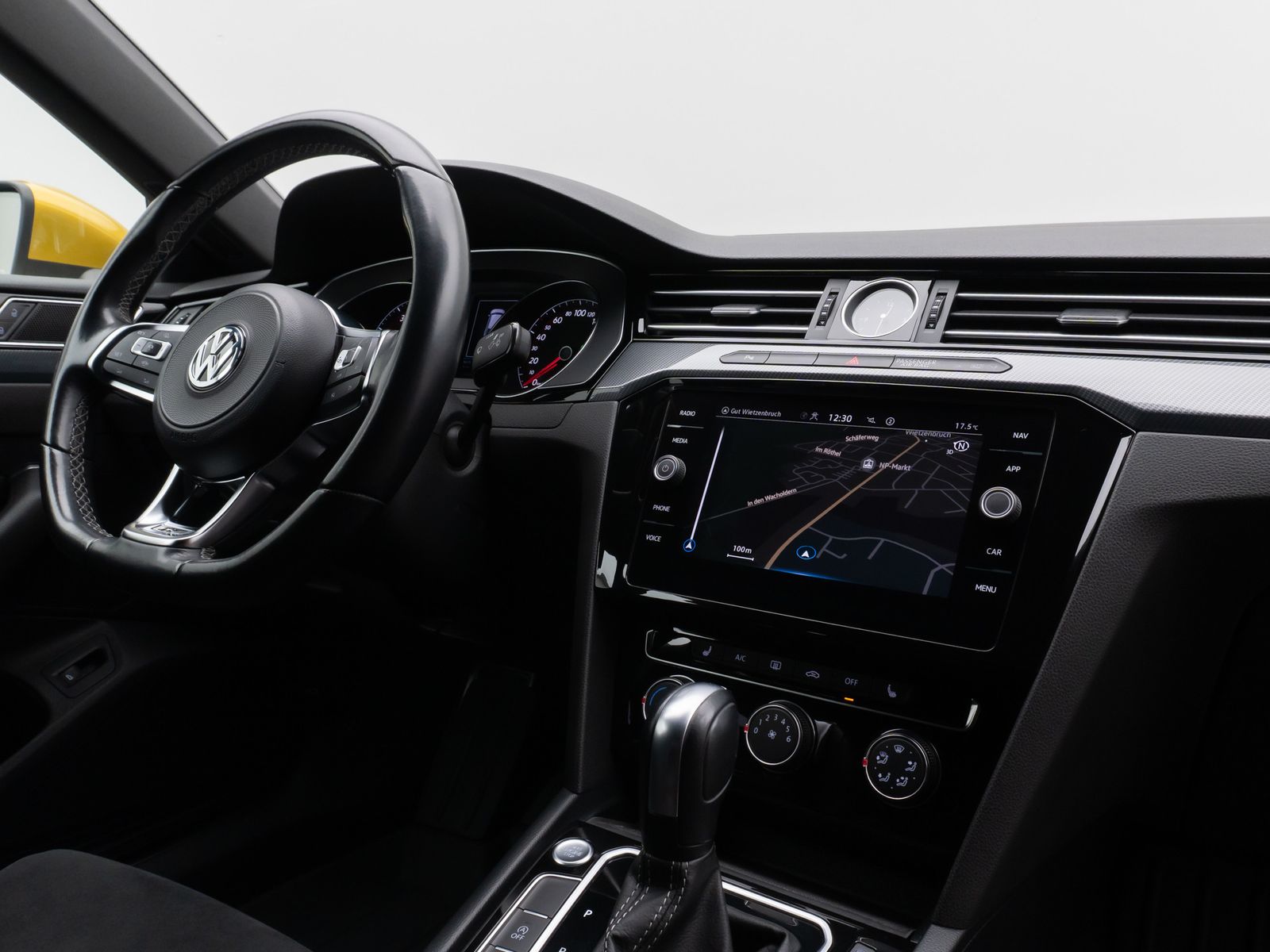 Fahrzeugabbildung Volkswagen Arteon R-Line Kamera Fernlichtassist ACC 8Fach