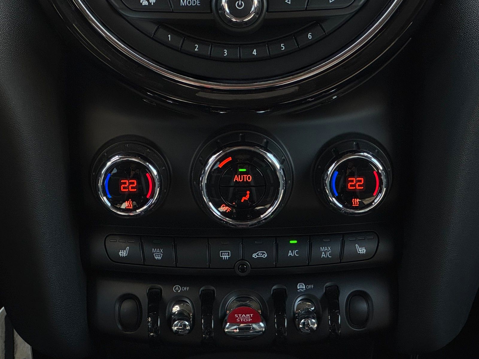 Fahrzeugabbildung MINI John Cooper Works GP CarPlay Tempomat SHZ DAB