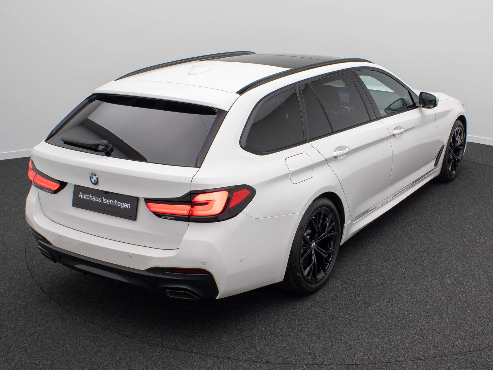 Fahrzeugabbildung BMW 540i xD M Sport 360°Memory DAB AHK Belüftung H/K