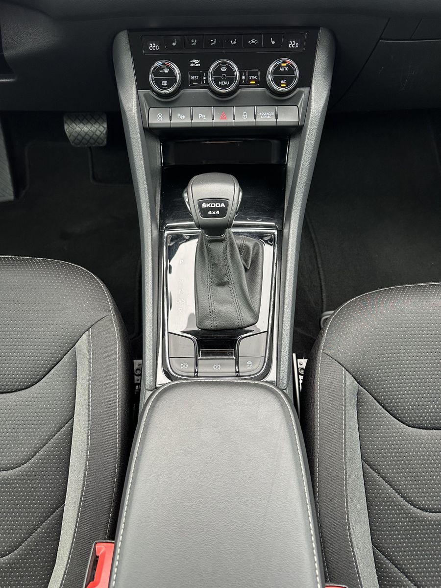 Fahrzeugabbildung SKODA Kodiaq 2.0 TDI DSG Tour 4x4 NAV+LED+AHK+19ZO+1HD