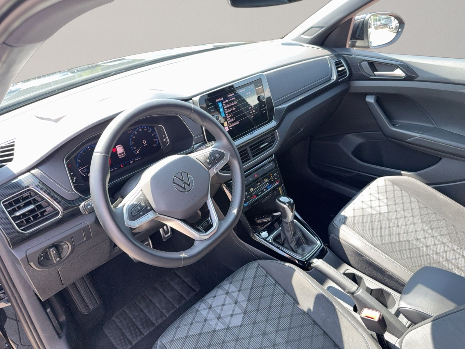 T-Cross 1.5 TSI R-Line, AHK, IQ.Drive, Navi, Key