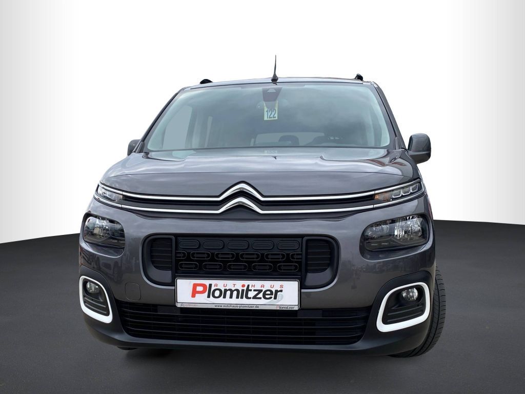 Fahrzeugabbildung Citroën Berlingo XL Benzin 110 FEEL *7-Sitzer*AZV*SHZ*
