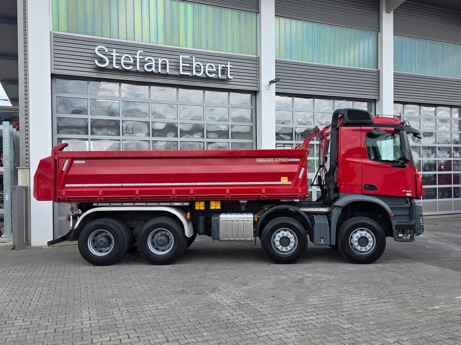 Fahrzeugabbildung Mercedes-Benz Arocs 4145 K 8x4 Meiller Bordmatik PPC