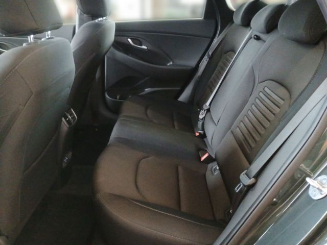 Fahrzeugabbildung Hyundai i30 FL Kombi (MY25) 1.0 T-GDI (100 PS) 7-DCT 2WD