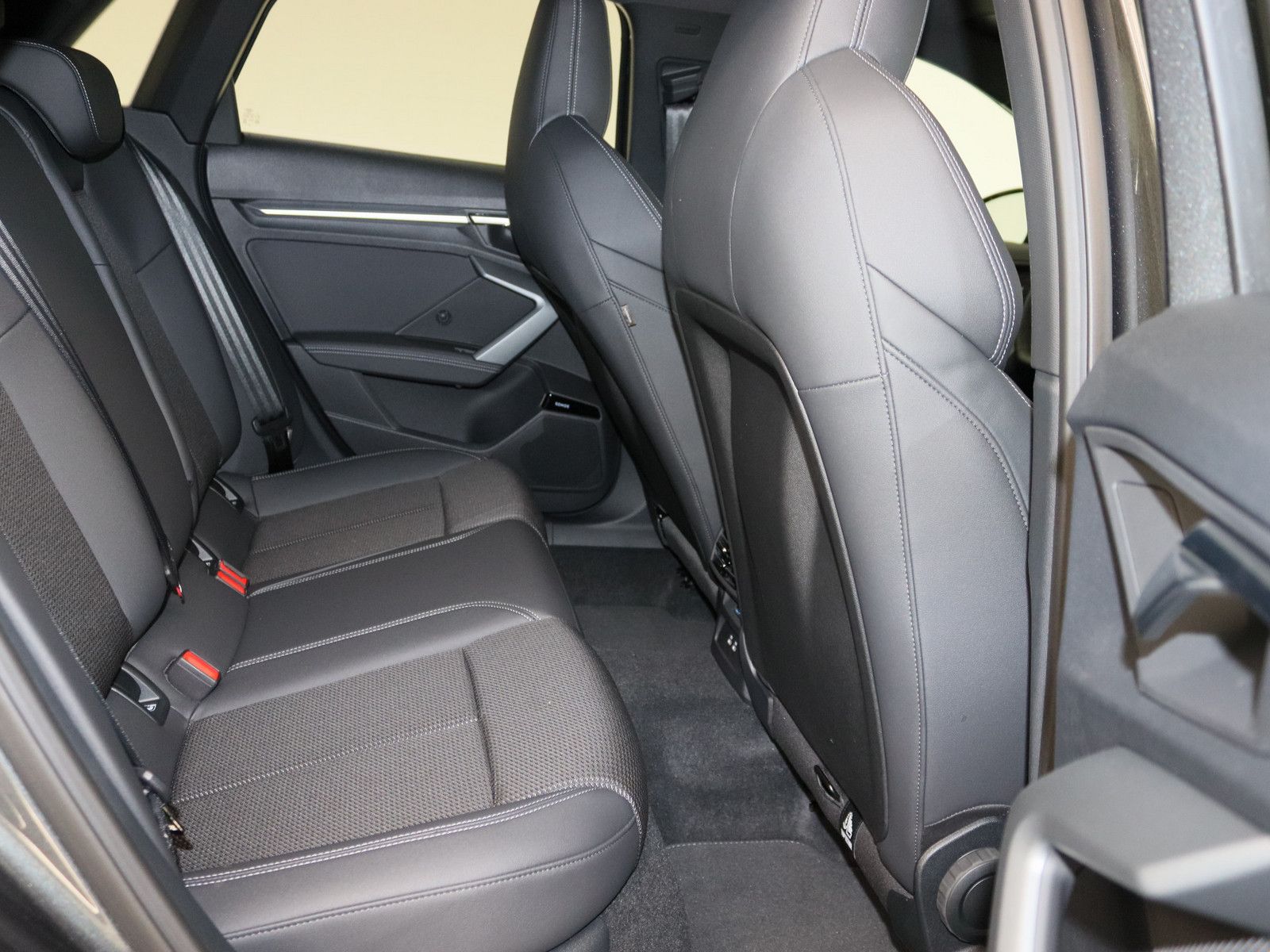 Audi A3 Sportback 1.5 TFSI S line SONOS LED FACEL foto 10