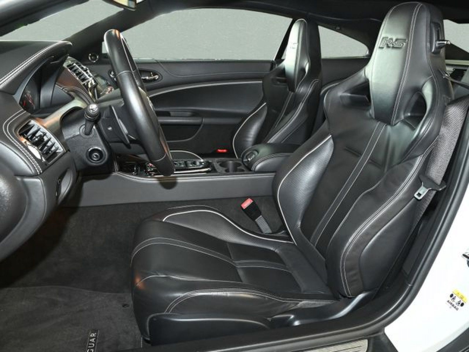 Fahrzeugabbildung Jaguar XKR -S Coupe - Scheckheft | perfekter Zustand!