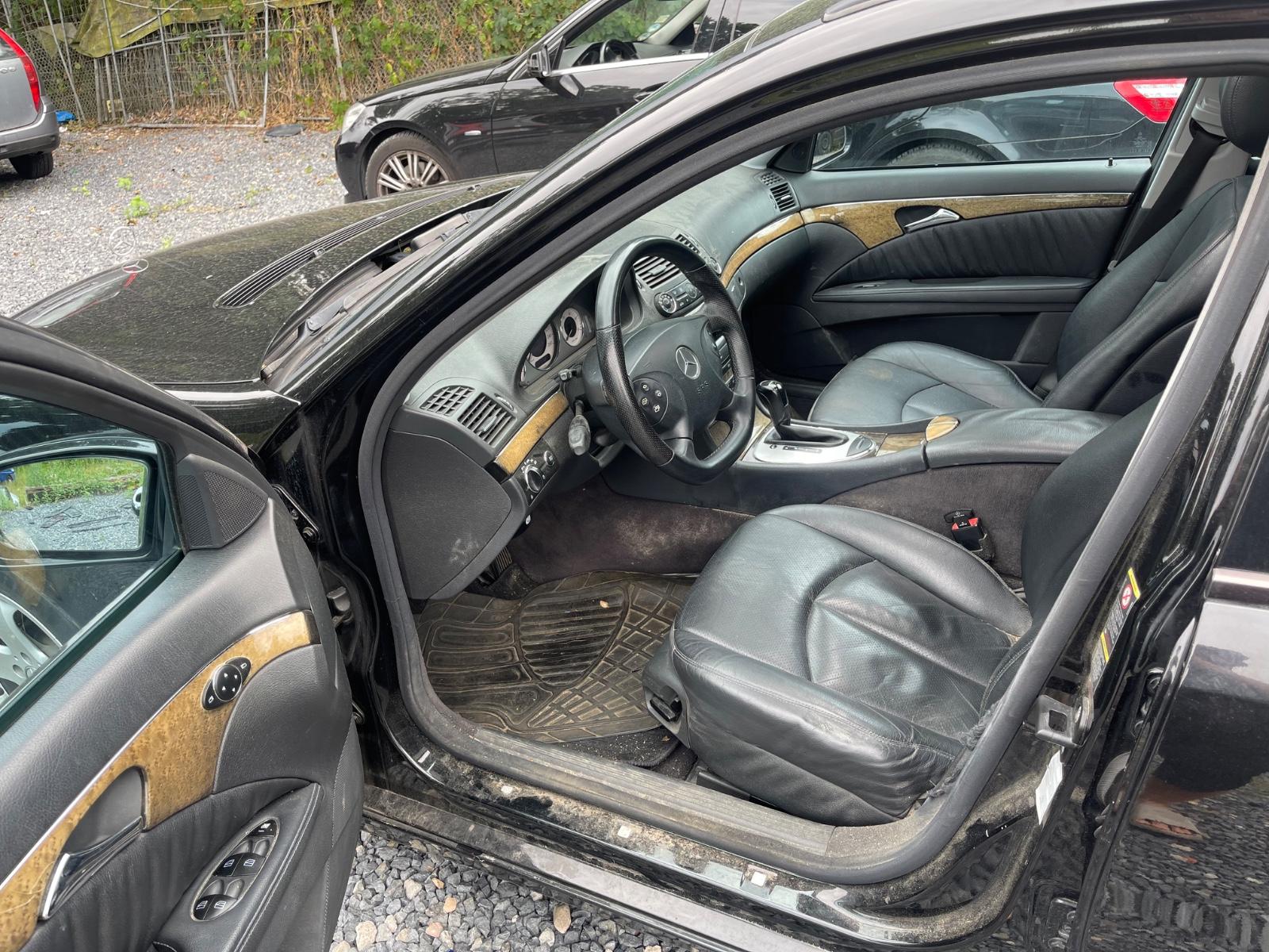 Mercedes-Benz E280 2005 — photo 19