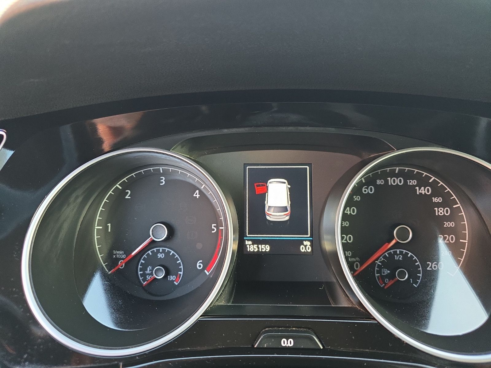 Fahrzeugabbildung Volkswagen Touran Highline+NAVI+LEDER+LED+AHK+TEMPOMAT+DSG