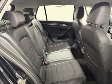 Volkswagen Golf Plus - 12