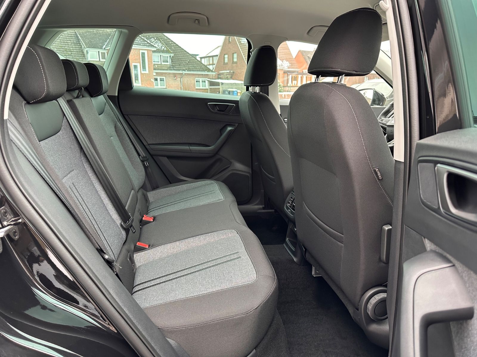 Fahrzeugabbildung SEAT Ateca 1.5 TSI Style DSG AHK/Navi/ACC/LED/SHZ/APP