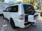 Mitsubishi Pajero 3.2 DI-D Edition 30 AUT/AHK/SD/KAM/7 Si - Mitsubishi Pajero mit Diesel-Antrieb