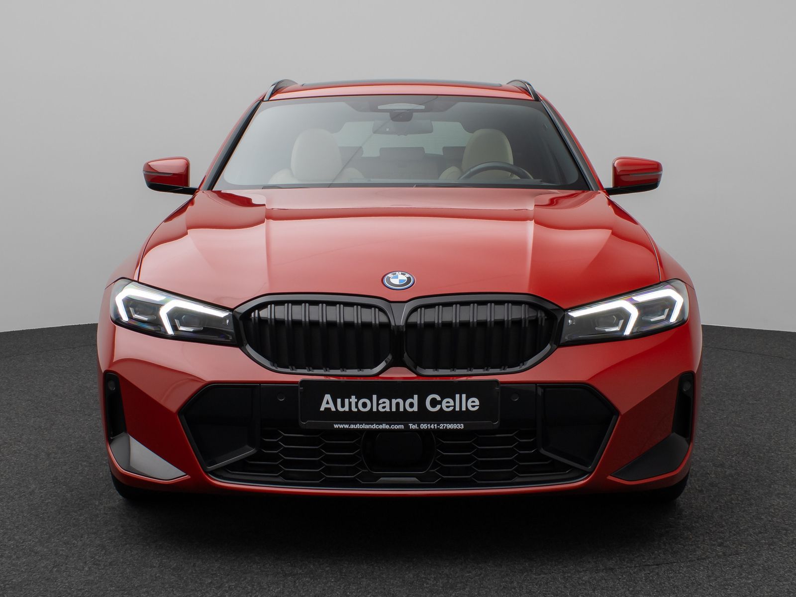 Fahrzeugabbildung BMW 330e M Sport Pro Panorama Kamera HUD H/K Komfort