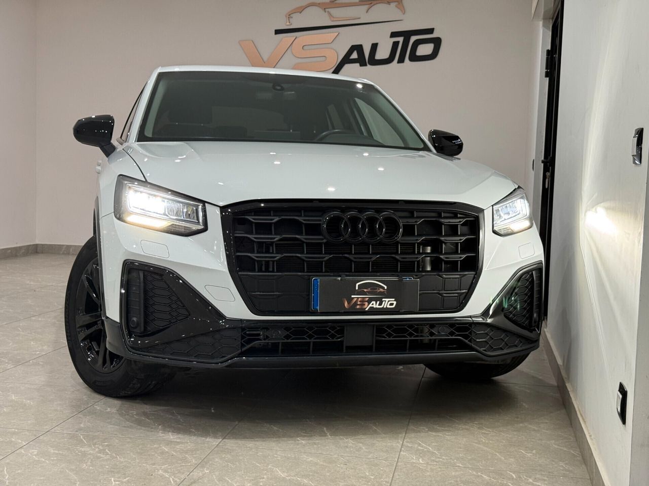 Audi Q2 30 TDI S tronic Identity Black imagem 2