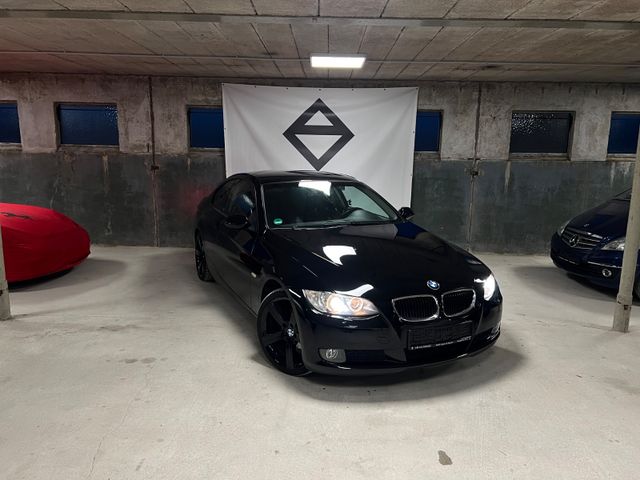 BMW 320i  Coupe /19 Zoll M-Paket / All-Black