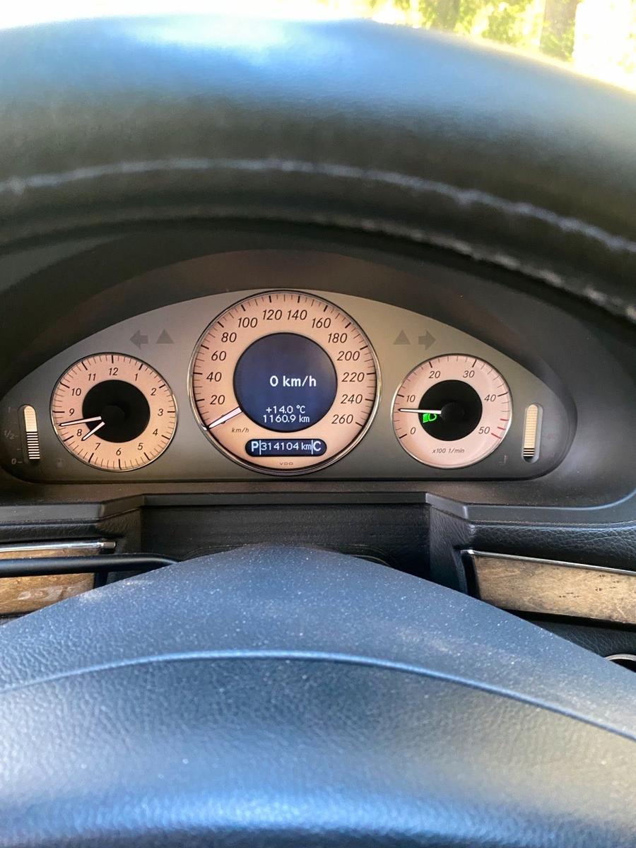 Mercedes-Benz E320 2004 — photo 5