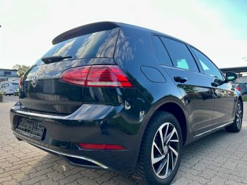 Volkswagen Golf - 8