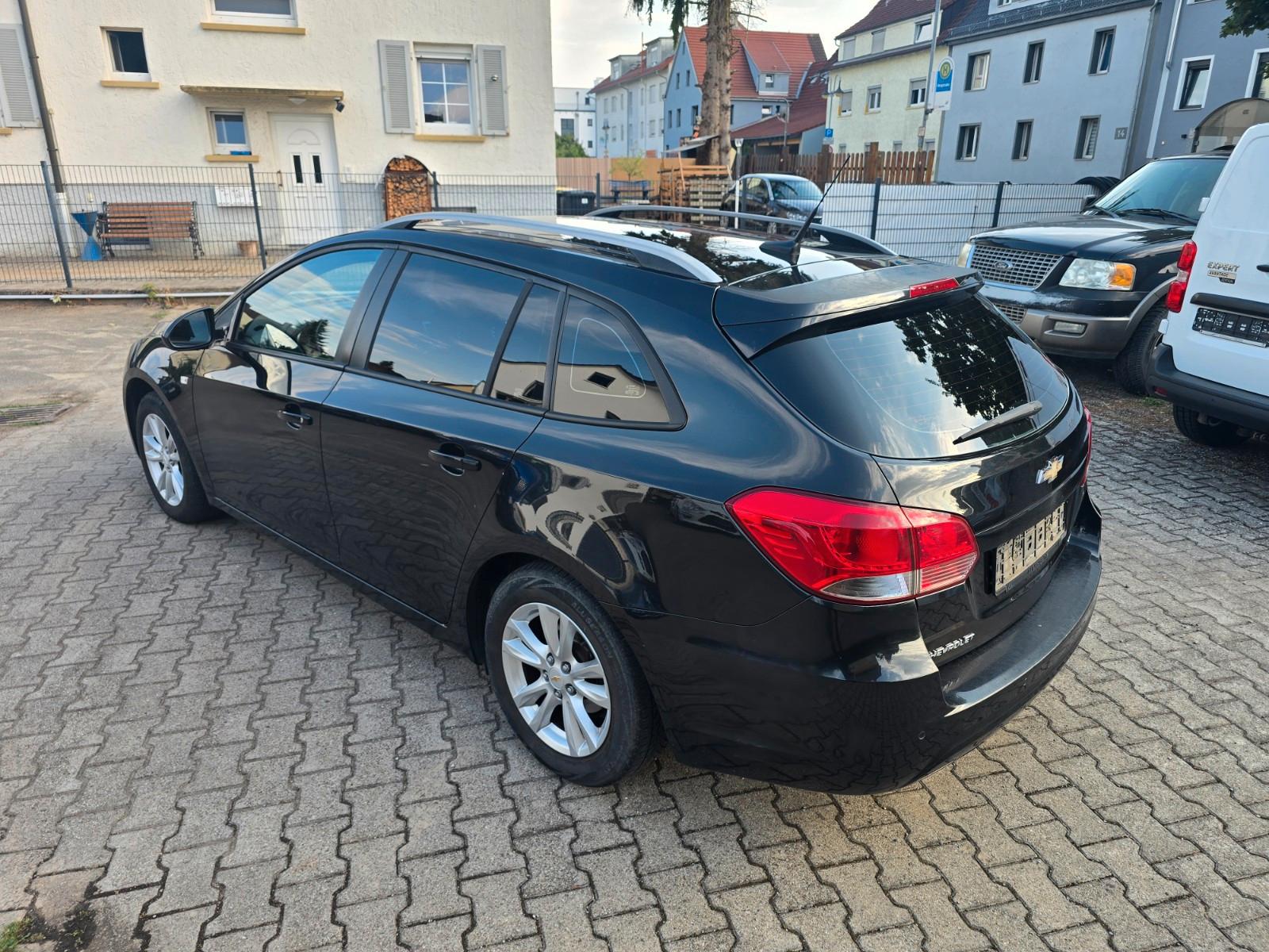 Chevrolet Cruze 2013 — rear view