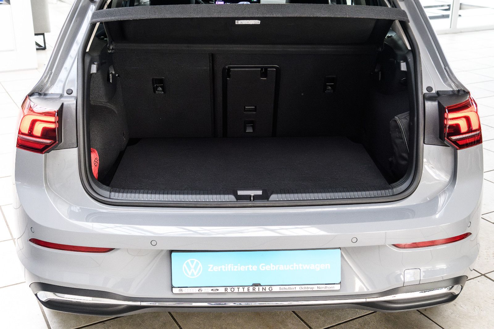 Fahrzeugabbildung Volkswagen Golf VIII Goal 1.5 TSI LED+APP+ACC+PDC+5 J.GAR.