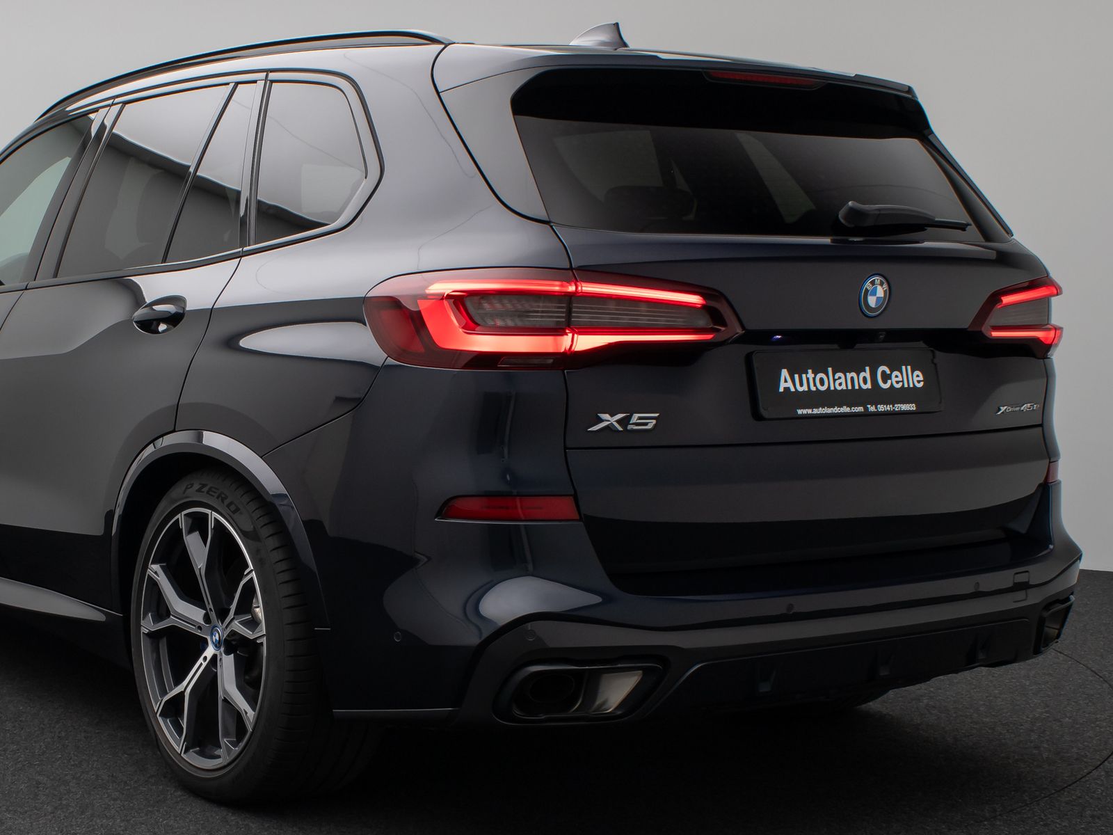 Fahrzeugabbildung BMW X5 xD45e M Sport 360°HUD DAB H/K Individual 21Zl