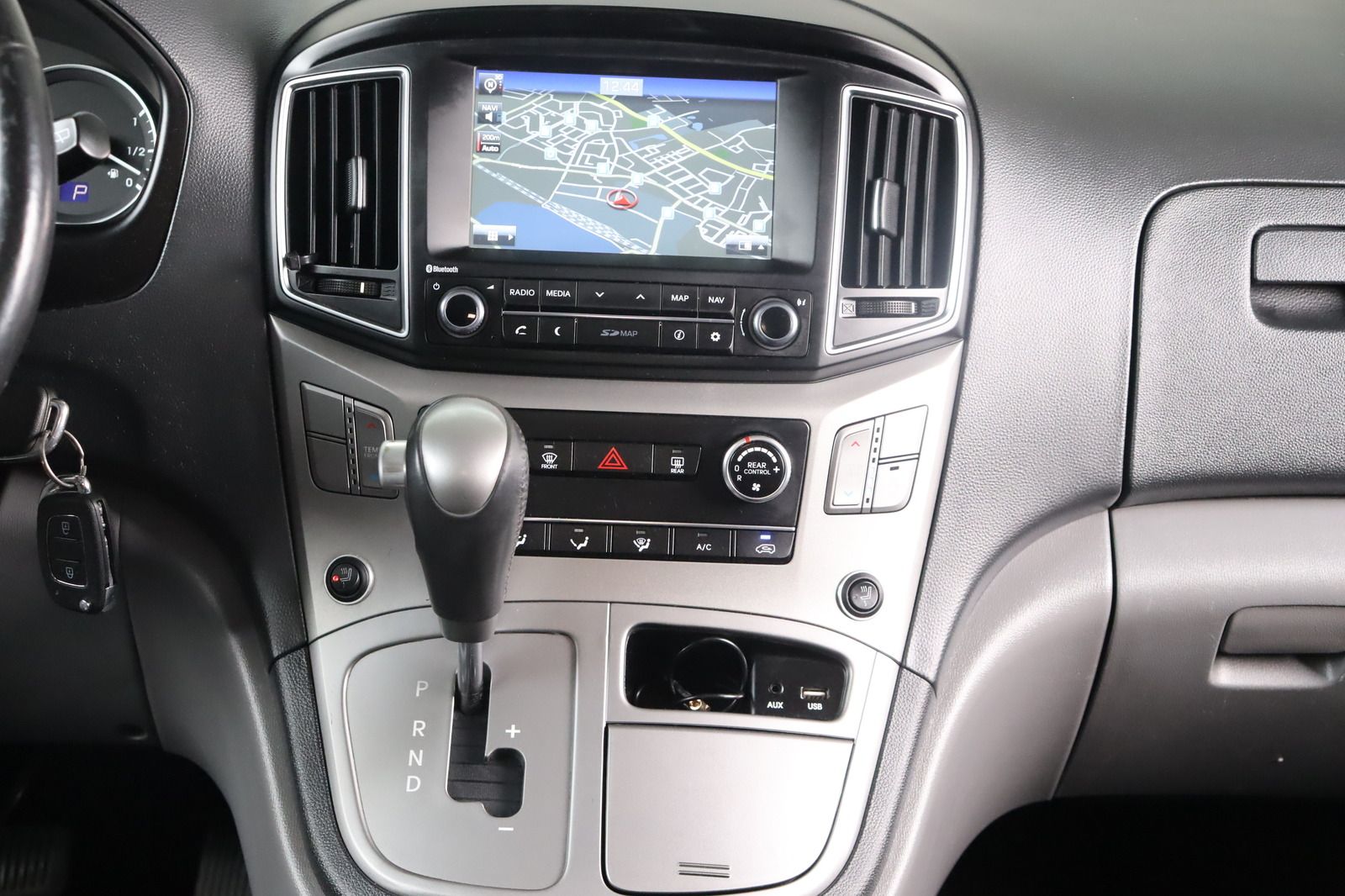 Fahrzeugabbildung Hyundai H-1 2.5CRDi Starex * RFK * Lenkradhzg. * Navi