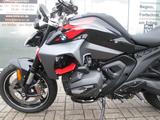 BMW R 1300 R Triple Black / 3 Pakete - Motorräder in Hannover