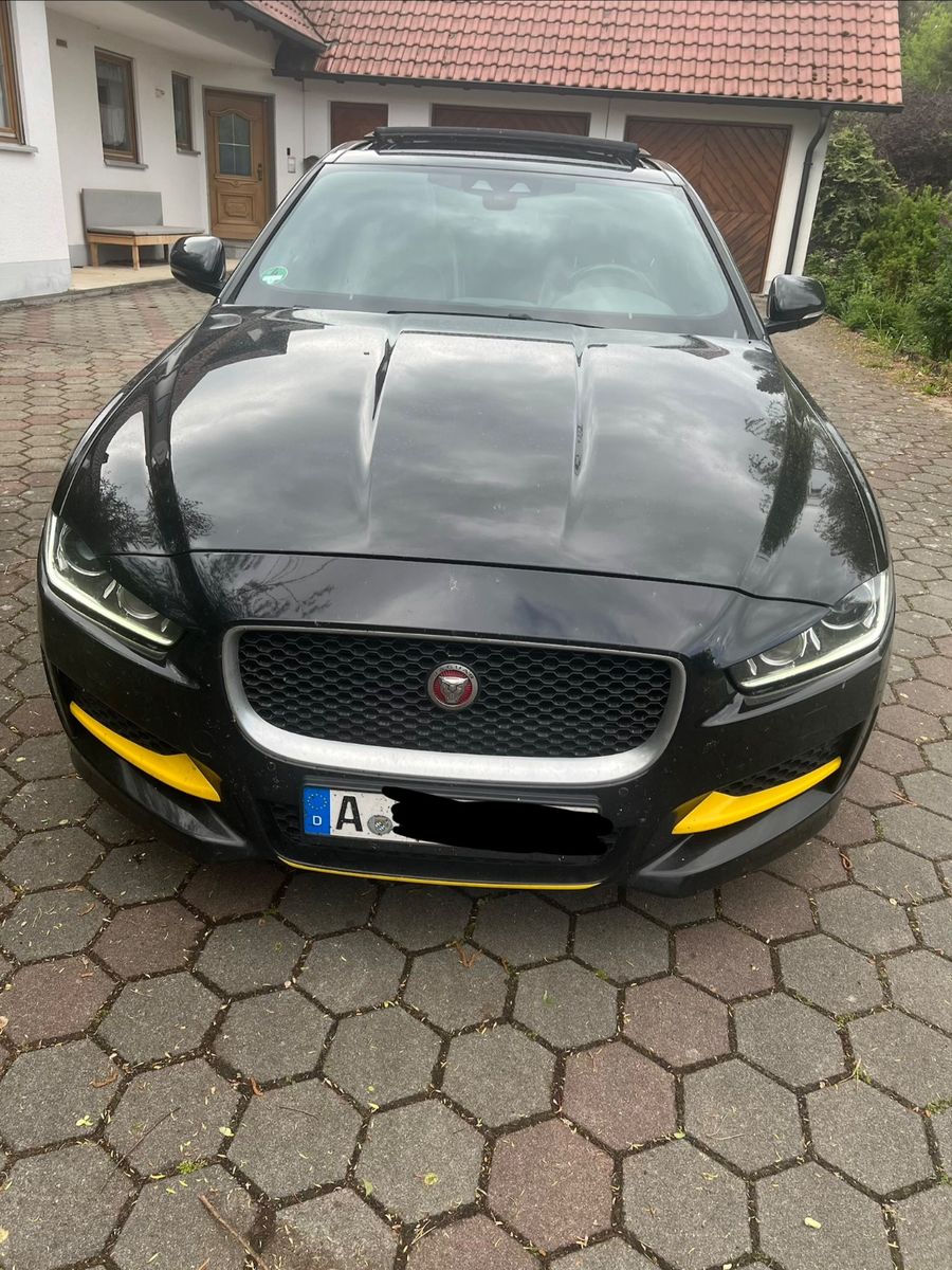 JAGUAR XE