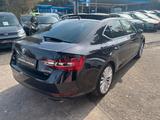 Skoda Superb 4x4 /AHK/Standheizung/ACC/Keyless/Pano/ - Skoda Superb: Limousine