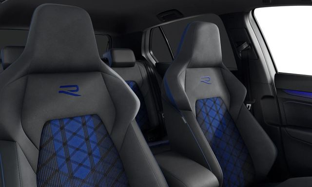 Volkswagen Golf VIII R 4Motion Akrapovic HKardon 270kmh 360