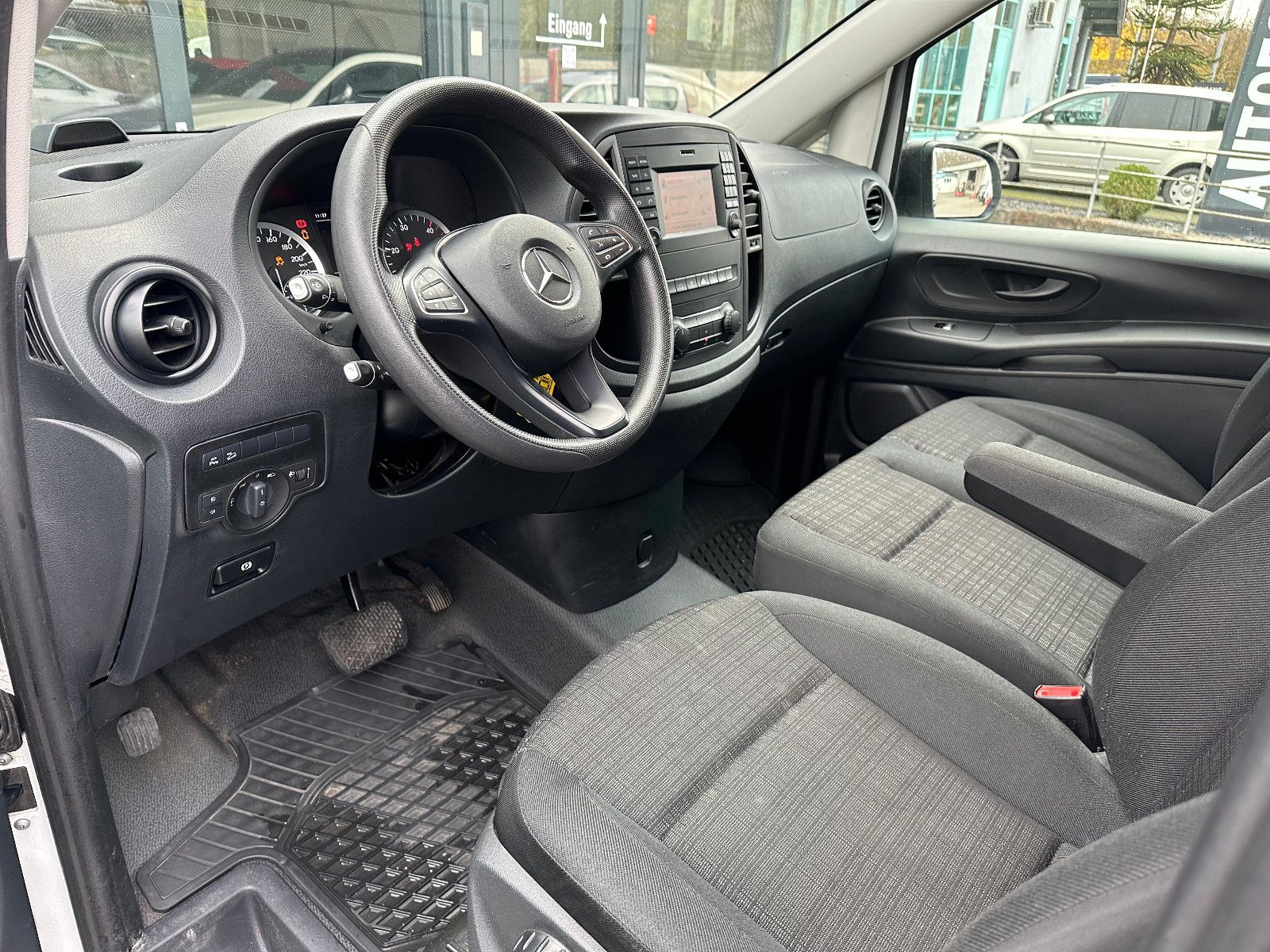 Fahrzeugabbildung Mercedes-Benz Vito 114 4Matic Kompakt Autom.*SORTIMO*AHK*NAVI*