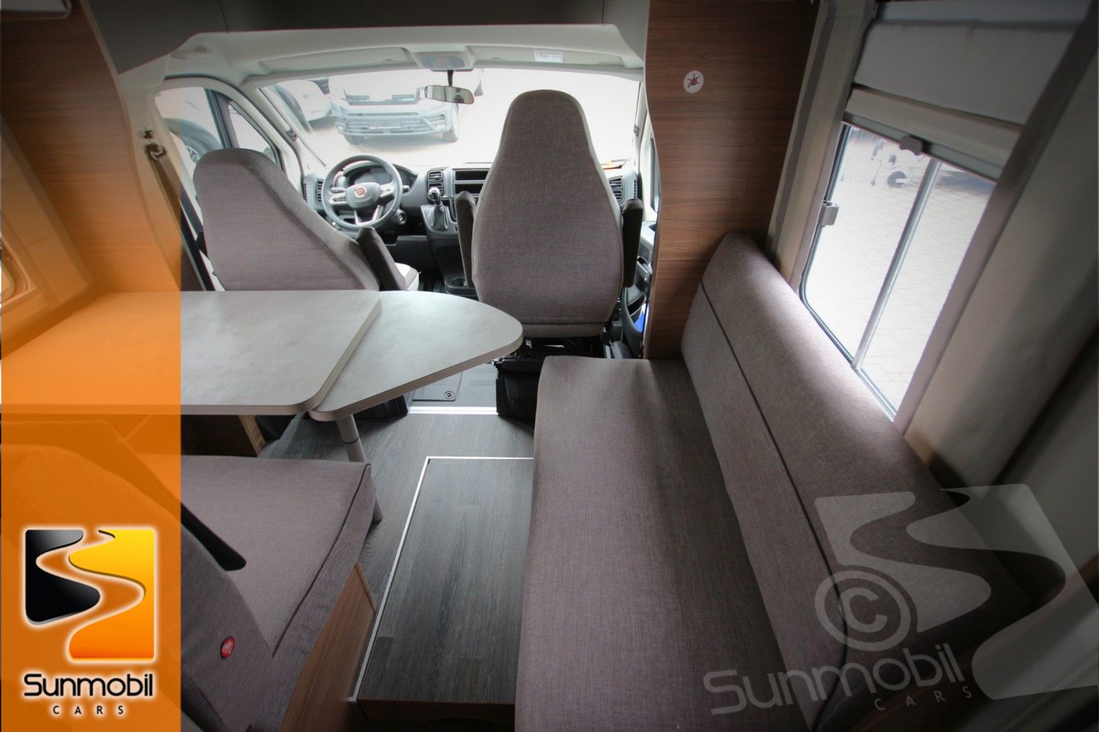 Fahrzeugabbildung Knaus Live Wave 650 MF Automatik 180 PS LP.97.994,00€