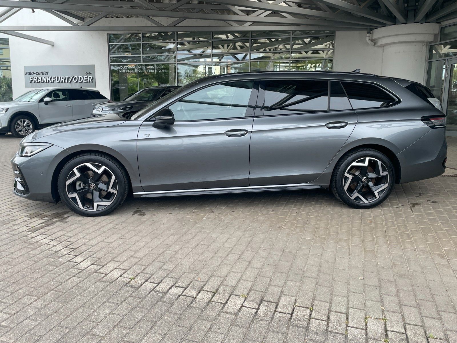Volkswagen Passat Variant 2.0 TDI SCR DSG R-Line foto 5