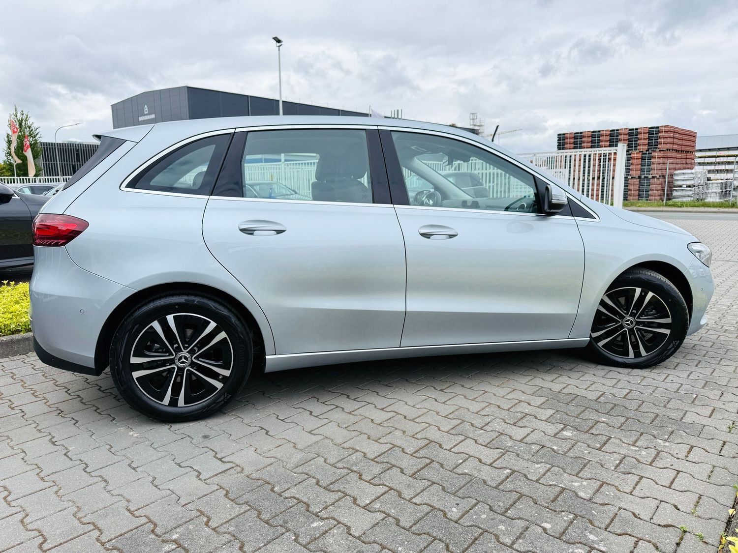 Fahrzeugabbildung Mercedes-Benz B 180 PROGRESSIVE, Autom., LED, SHZ, RFK, PTS, E