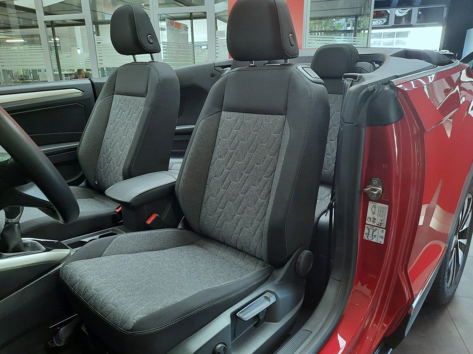 Fahrzeugabbildung Volkswagen T-Roc Cabriolet Move TSI *AHK*Navi*LED*PDC*Sitzh