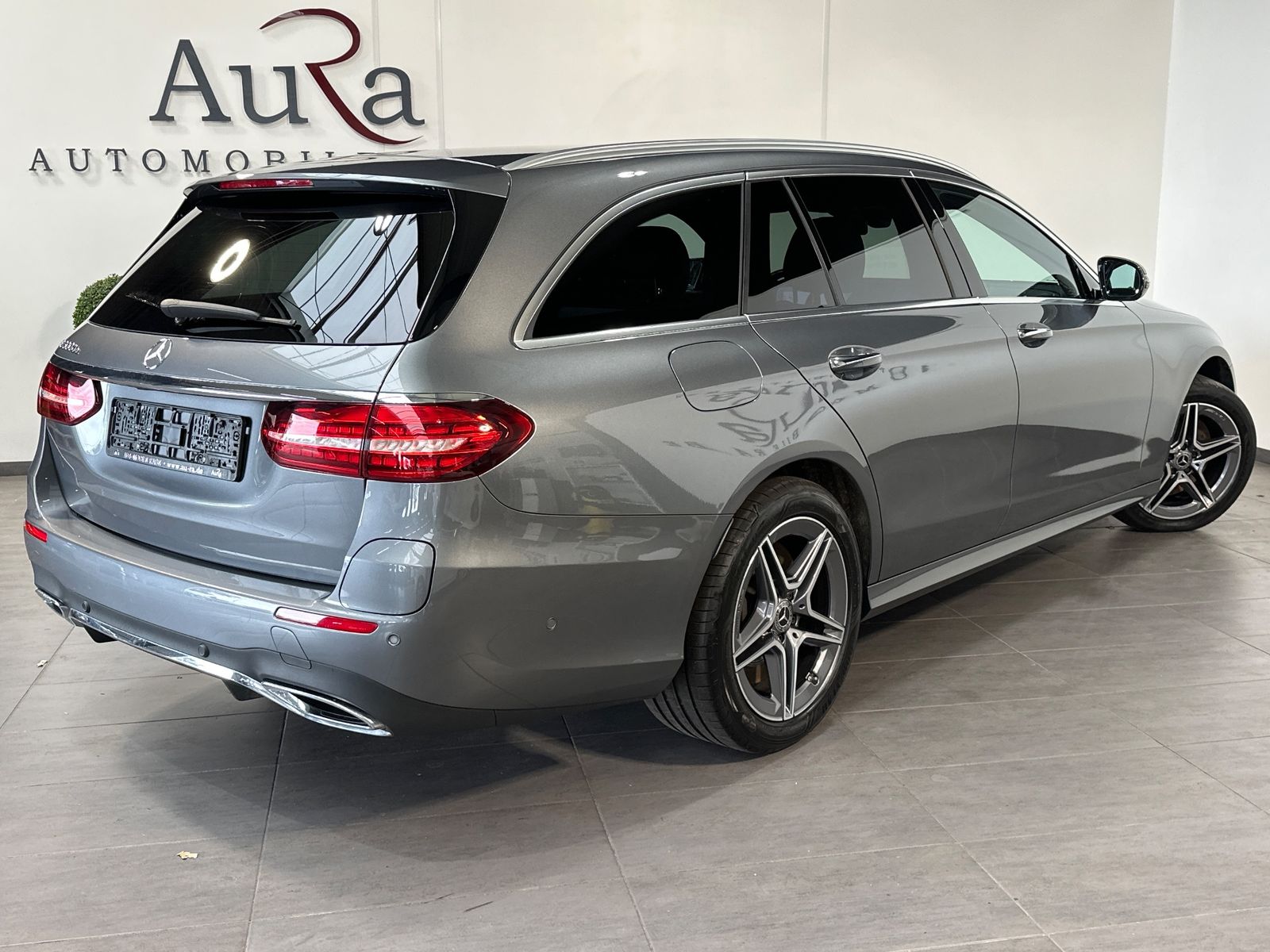 Fahrzeugabbildung Mercedes-Benz E 300de T AMG Line NAV+LED+ACC+KAMERA+HUD+AHK+PP