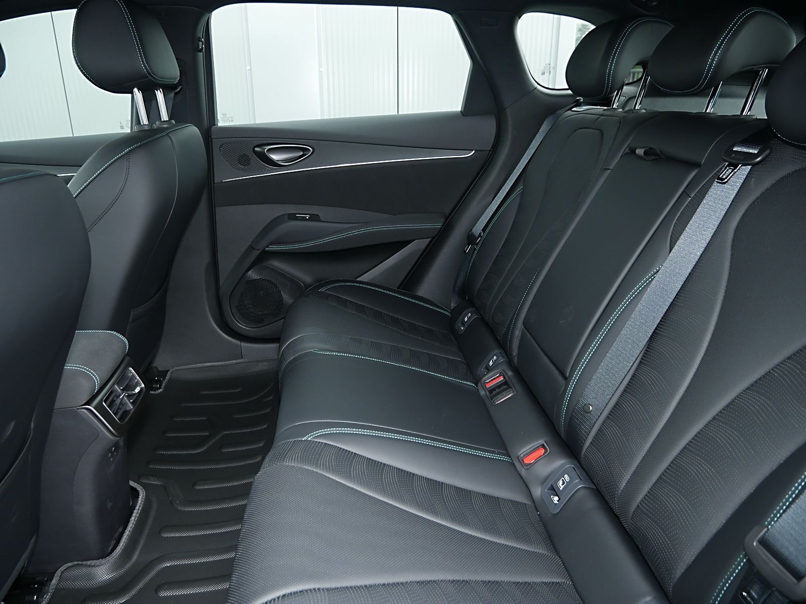BYD SEAL 6