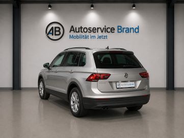 Volkswagen Tiguan - 6