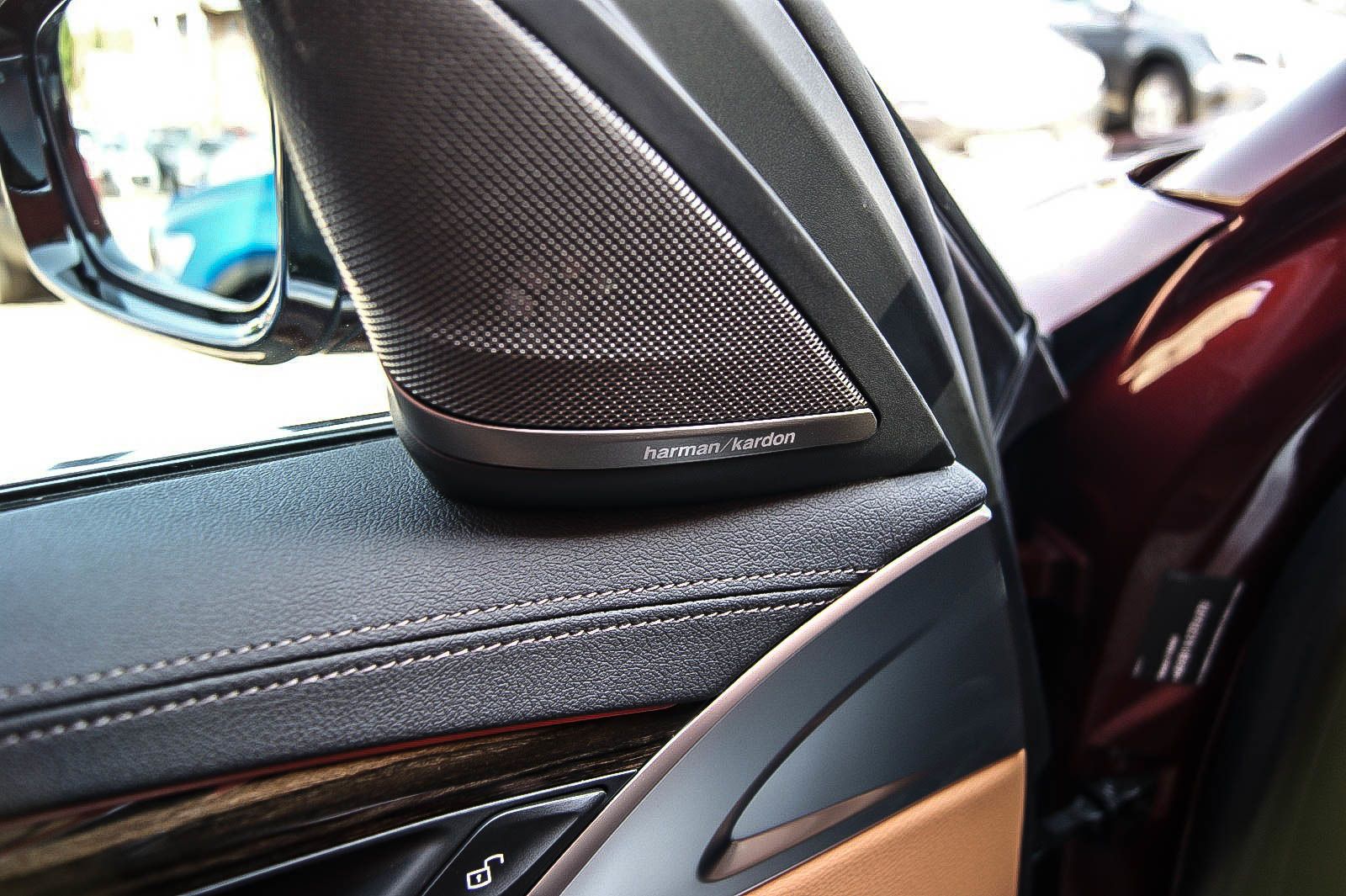 Fahrzeugabbildung BMW 530 d Touring H&K SOUND PANORAMA AVENTURINROT 3